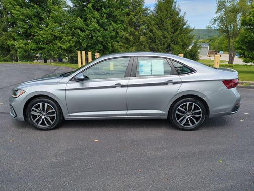 Silver Metallic 2025 Volkswagen Jetta 1.5T SE