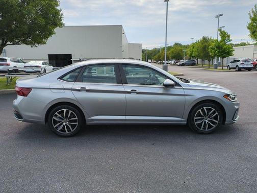 Silver Metallic 2025 Volkswagen Jetta 1.5T SE