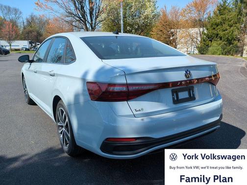 Monument Gray 2026 Volkswagen Jetta 1.4T SE