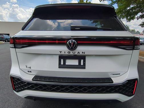 2025 Volkswagen Tiguan 2.0T SE R-Line Black 4MOTION
