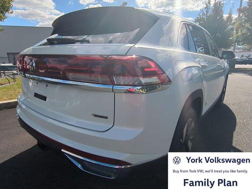 opal white pearl 2026 Volkswagen Atlas Cross Sport 2.0T SEL