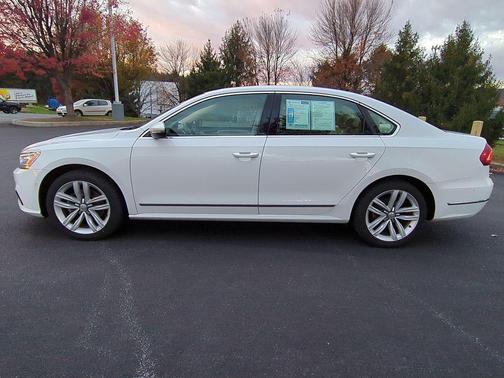 2017 Volkswagen Passat 1.8T SEL Premium
