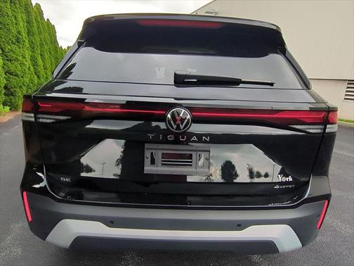 2025 Volkswagen Tiguan 2.0T SE 4MOTION