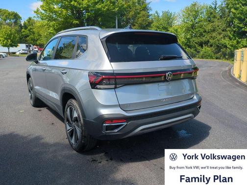 Pyrite Silver Metallic 2026 Volkswagen Taos SE