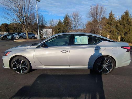 2023 Nissan Altima SR FWD