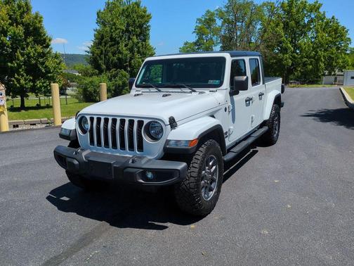 Bright White Clearcoat 2021 Jeep Gladiator Sport