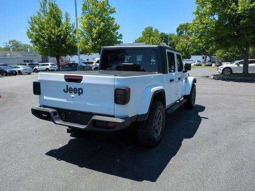 Bright White Clearcoat 2021 Jeep Gladiator Sport