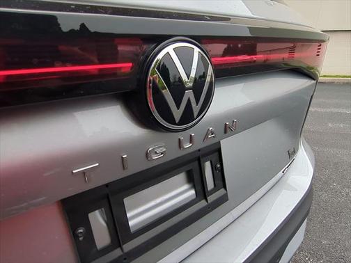 2025 Volkswagen Tiguan 2.0T SE 4MOTION