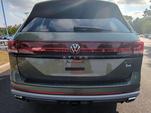 2025 Volkswagen Atlas 2.0T Peak Edition