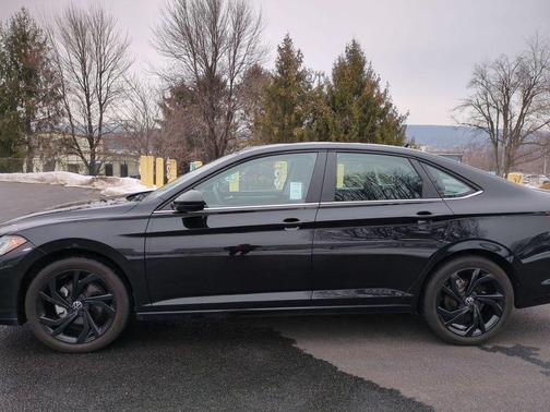 2025 Volkswagen Jetta 1.5T SE