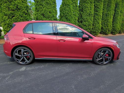 2025 Volkswagen Golf GTI 2.0T SE DSG