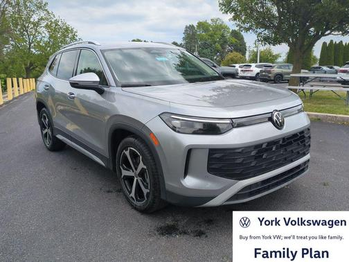Pyrite Silver Metallic 2026 Volkswagen Tiguan 2.0T SE SUV