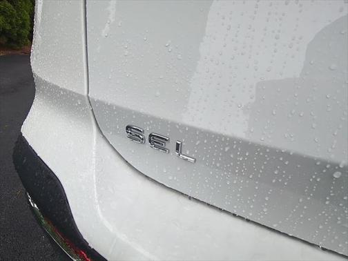 2025 Volkswagen Taos 1.5T SEL