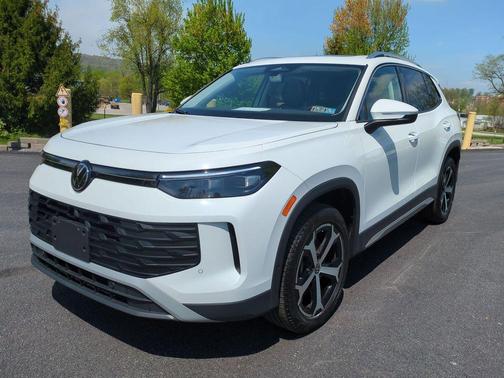 Pure White 2026 Volkswagen Tiguan 2.0T SE 4MOTION