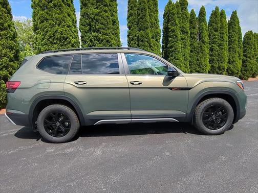 2025 Volkswagen Atlas 2.0T Peak Edition