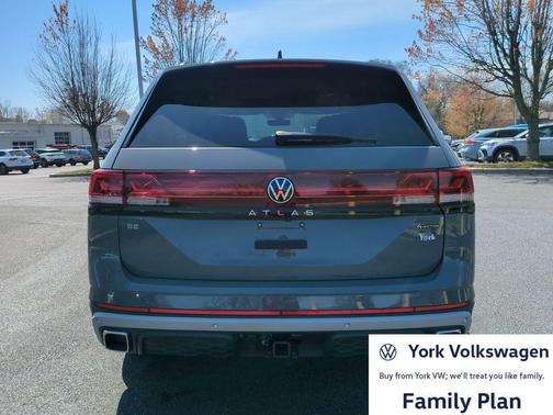 Pure Gray 2026 Volkswagen Atlas Peak Edition