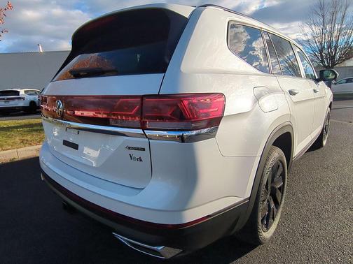 2026 Volkswagen Atlas 2.0T SE w/Technology 4MOTION