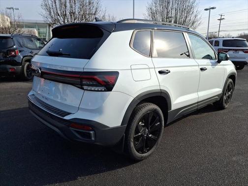 2025 Volkswagen Taos 1.5T SE Black