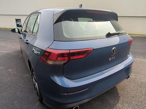 2025 Volkswagen Golf GTI 2.0T SE DSG