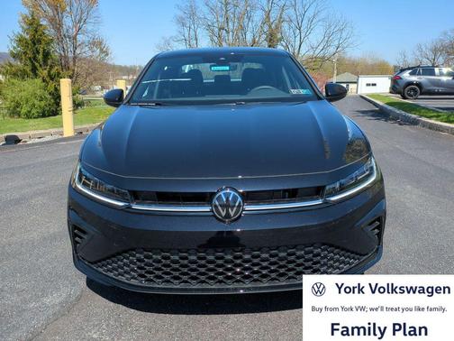 Deep Black Pearl 2026 Volkswagen Jetta 1.4T S