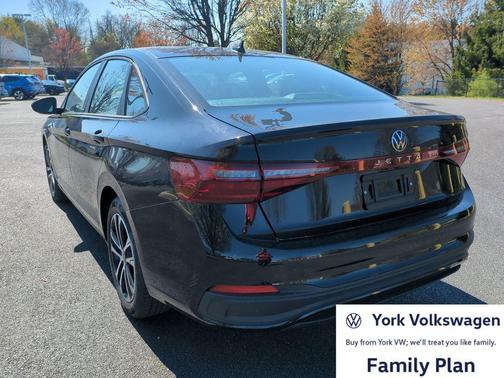 Deep Black Pearl 2026 Volkswagen Jetta 1.4T S