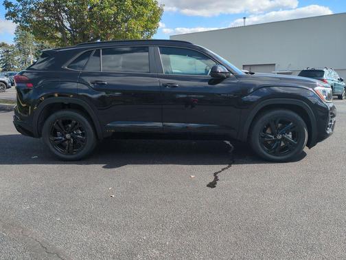 2026 Volkswagen Atlas Cross Sport 2.0T SEL