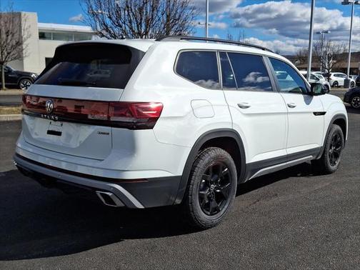 2025 Volkswagen Atlas 2.0T Peak Edition