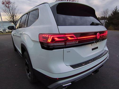 2026 Volkswagen Atlas 2.0T Peak Edition