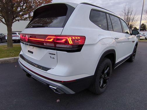 2026 Volkswagen Atlas 2.0T Peak Edition