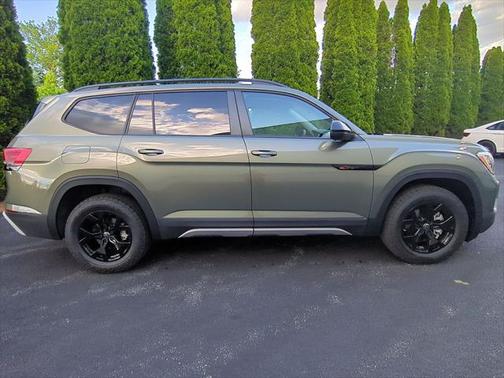2025 Volkswagen Atlas 2.0T Peak Edition