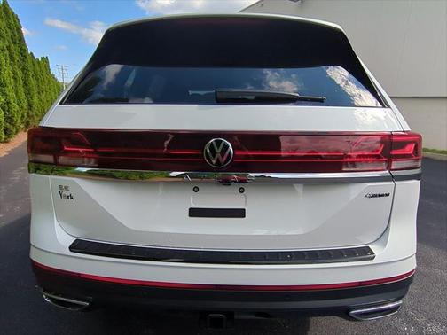 2025 Volkswagen Atlas 2.0T SE w/Technology 4MOTION