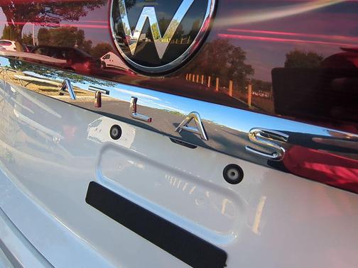 2026 Volkswagen Atlas Cross Sport 2.0T SE