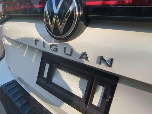 2025 Volkswagen Tiguan 2.0T SE 4MOTION