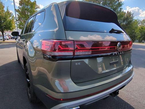 2025 Volkswagen Atlas 2.0T Peak Edition