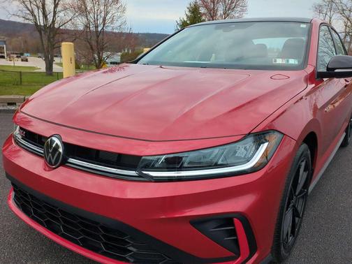 Deep Black Pearl 2025 Volkswagen Jetta GLI 2.0T Autobahn