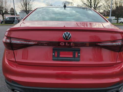 Deep Black Pearl 2025 Volkswagen Jetta GLI 2.0T Autobahn