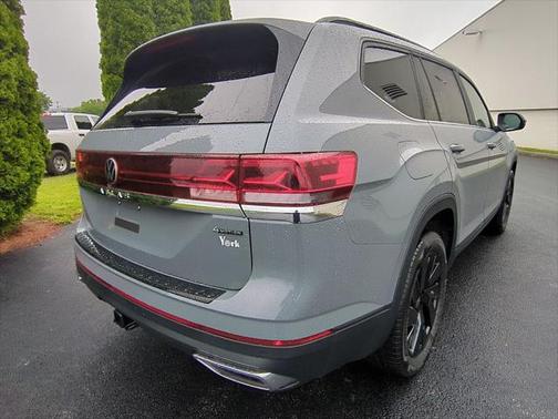 2025 Volkswagen Atlas 2.0T SE w/Technology 4MOTION