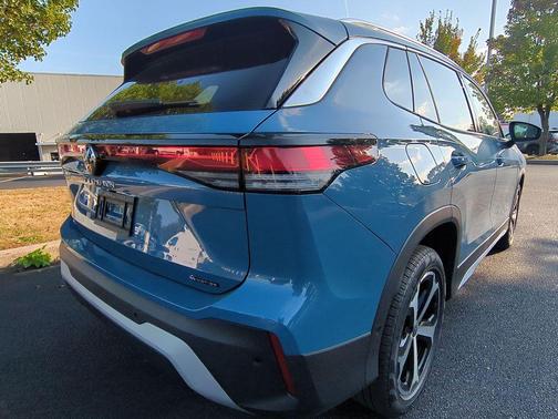 2025 Volkswagen Tiguan 2.0T SE 4MOTION