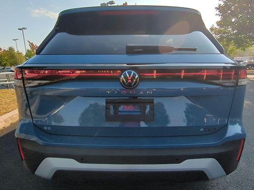 2025 Volkswagen Tiguan 2.0T SE 4MOTION