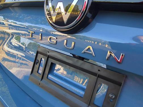 2025 Volkswagen Tiguan 2.0T SE 4MOTION