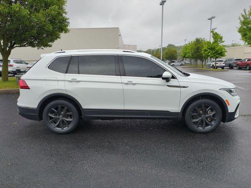 Pure White 2024 Volkswagen Tiguan 2.0T SE 4MOTION