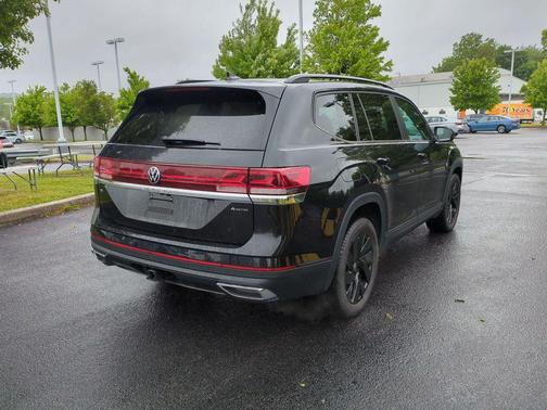 Deep Black 2025 Volkswagen Atlas 2.0T SE w/Technology 4MOTION