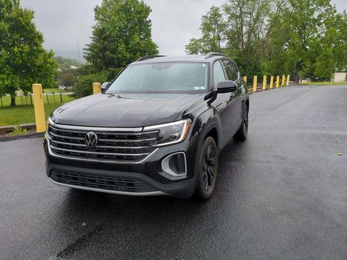 Deep Black 2025 Volkswagen Atlas 2.0T SE w/Technology 4MOTION