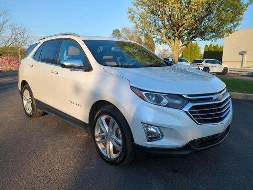 Iridescent Pearl Tricoat 2018 Chevrolet Equinox Premier w/2LZ