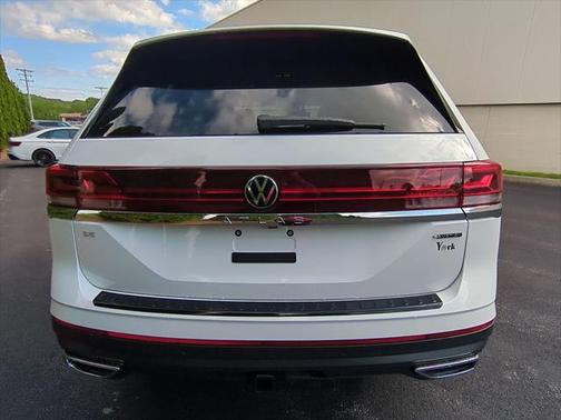 2025 Volkswagen Atlas 2.0T SE w/Technology 4MOTION