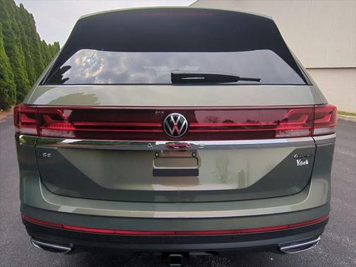 2025 Volkswagen Atlas 2.0T SE w/Technology 4MOTION