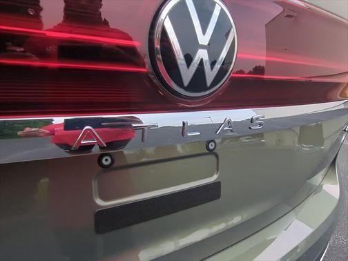 2025 Volkswagen Atlas 2.0T SE w/Technology 4MOTION