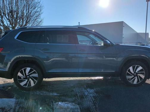 2025 Volkswagen Atlas 2.0T SEL