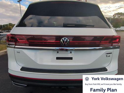 opal white pearl 2026 Volkswagen Atlas 2.0T SE w/Technology 4MOTION
