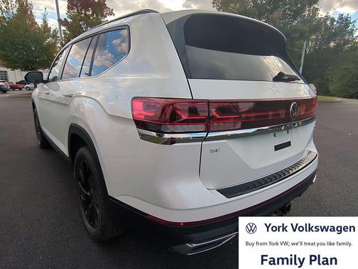 opal white pearl 2026 Volkswagen Atlas 2.0T SE w/Technology 4MOTION